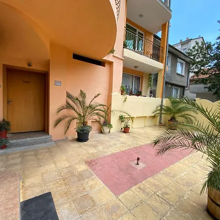 Family House Cherry Pensiune Nesebăr