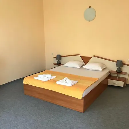 Family House Cherry Pensiune Nesebăr