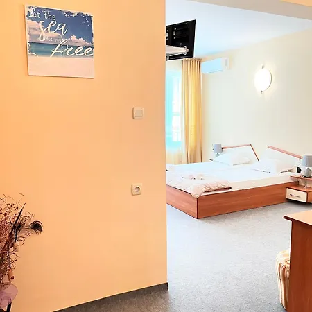 Family House Cherry 3* Nessebar