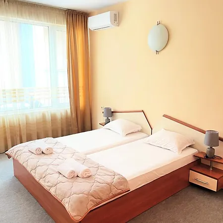 Family House Cherry 3*